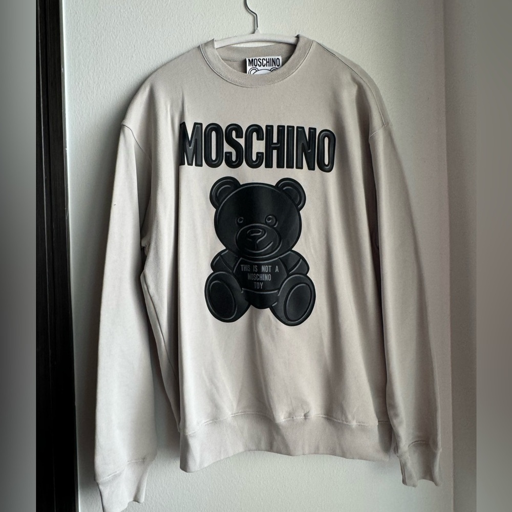 men’s moschino sweatshirt
